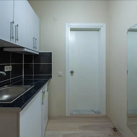 アパートホテル Adres Karaagac