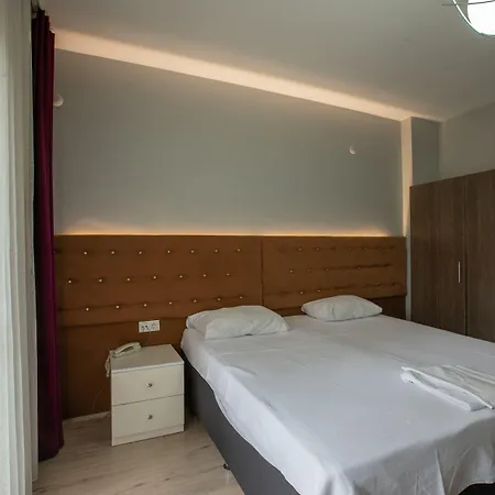 Adres Karaagac アパートホテル 3*