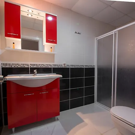 Adres Karaagac アパートホテル