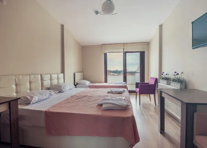 Adres Karaagac Aparthotel 3*